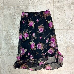 Spoiled Girl 90s Floral Skirt.